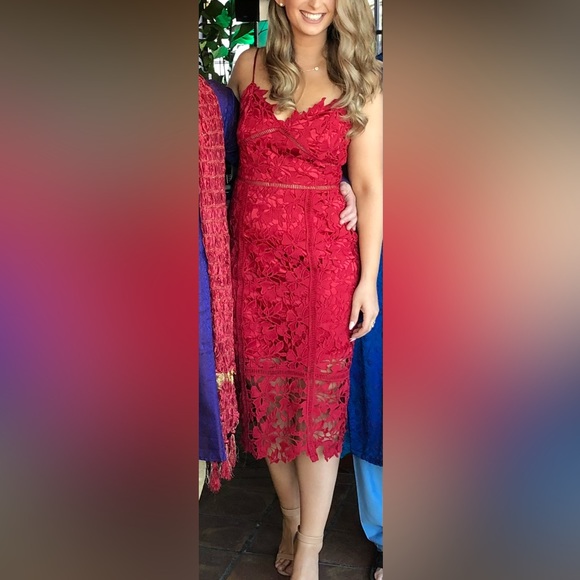 Red dress, perfect for wedding - Picture 2 of 5